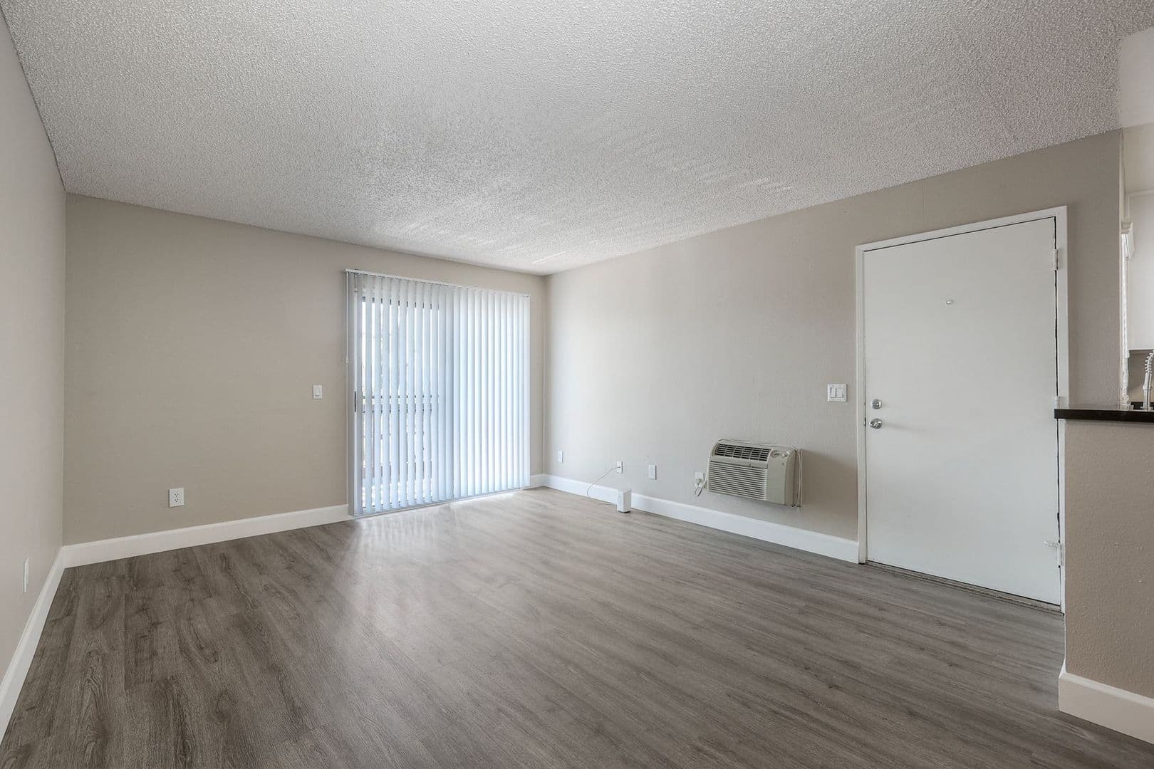 Santee Apartment: 9360 Creekside Court