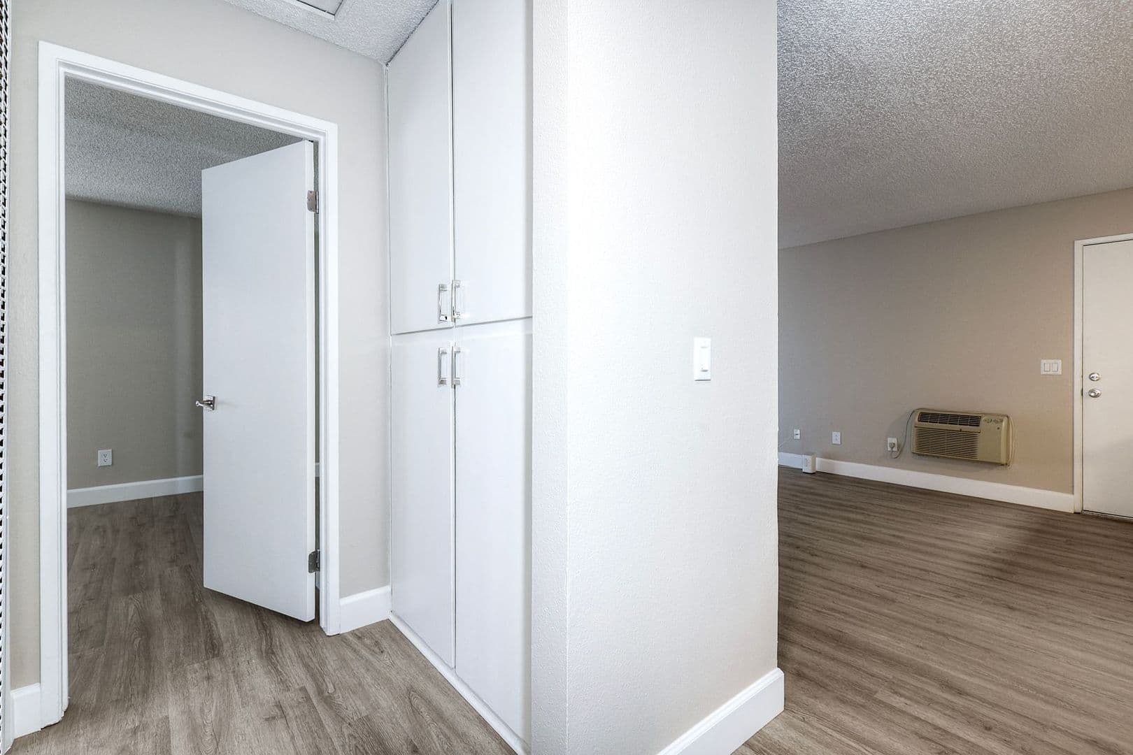 Santee Apartment: 9360 Creekside Court