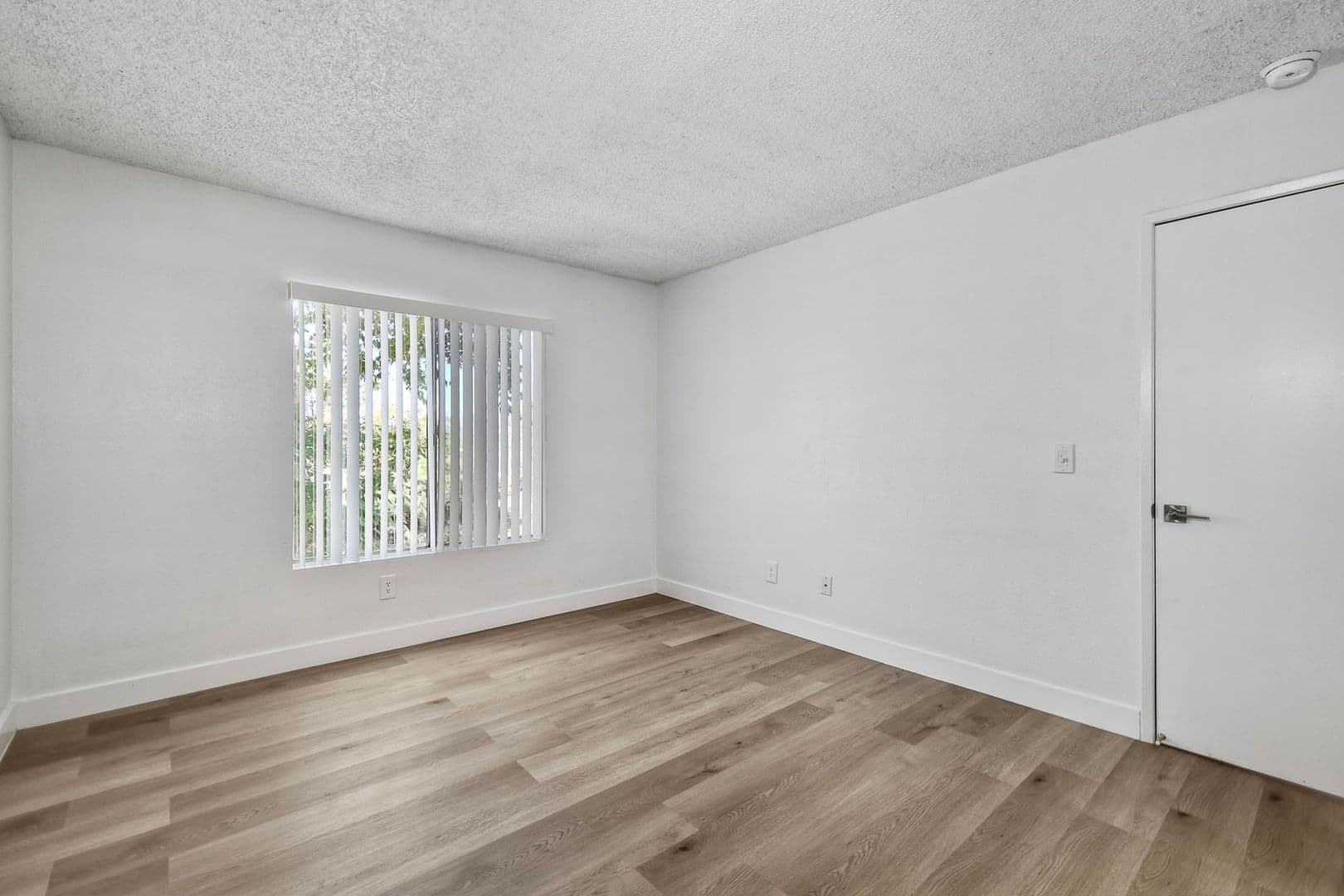 Santee Apartment: 9360 Creekside Court