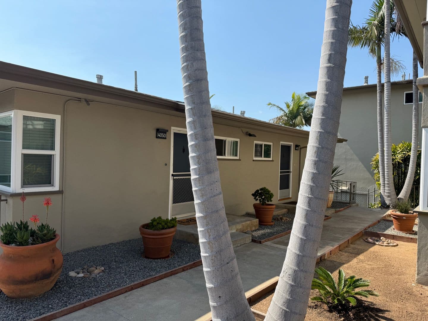 San Diego Apartment: 4052 1/2 Brant Street
