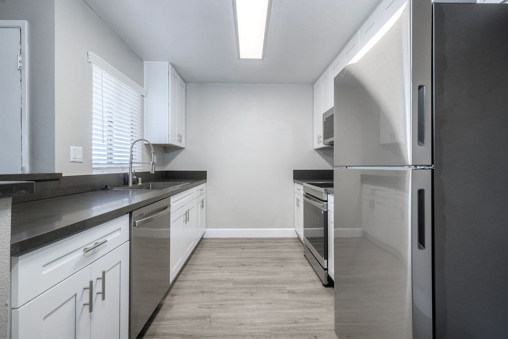 Santee Apartment: 9360 Creekside Court