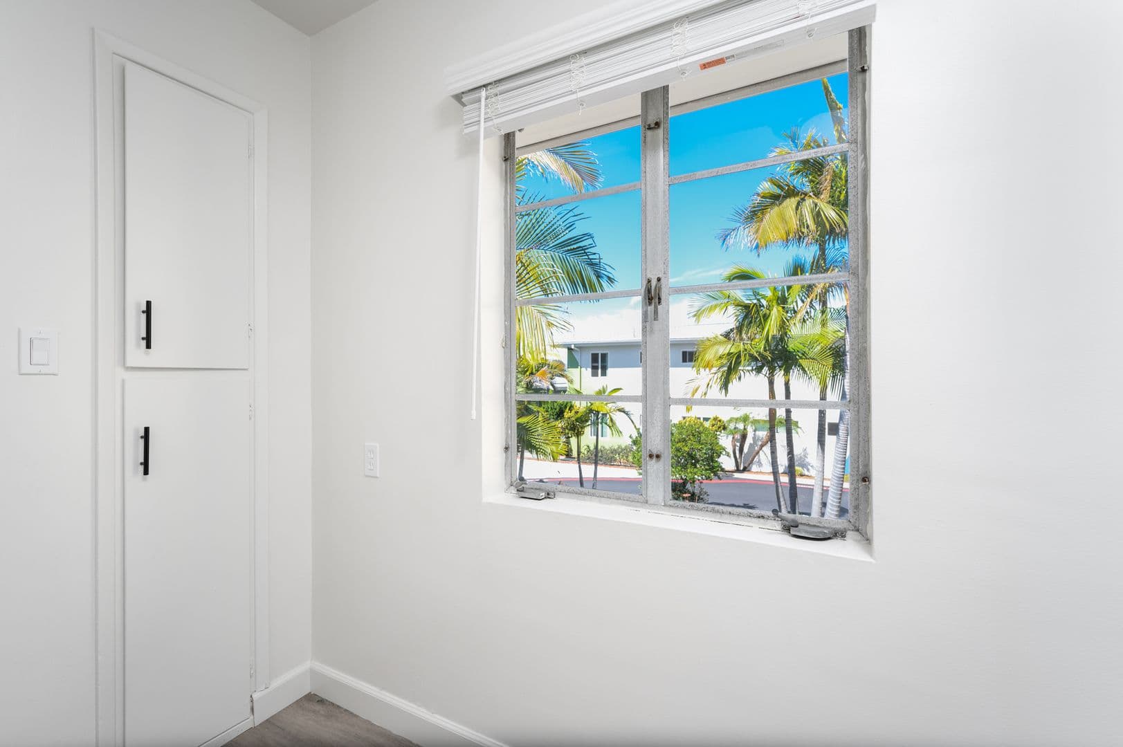 San Diego Apartment: 4052 1/2 Brant Street
