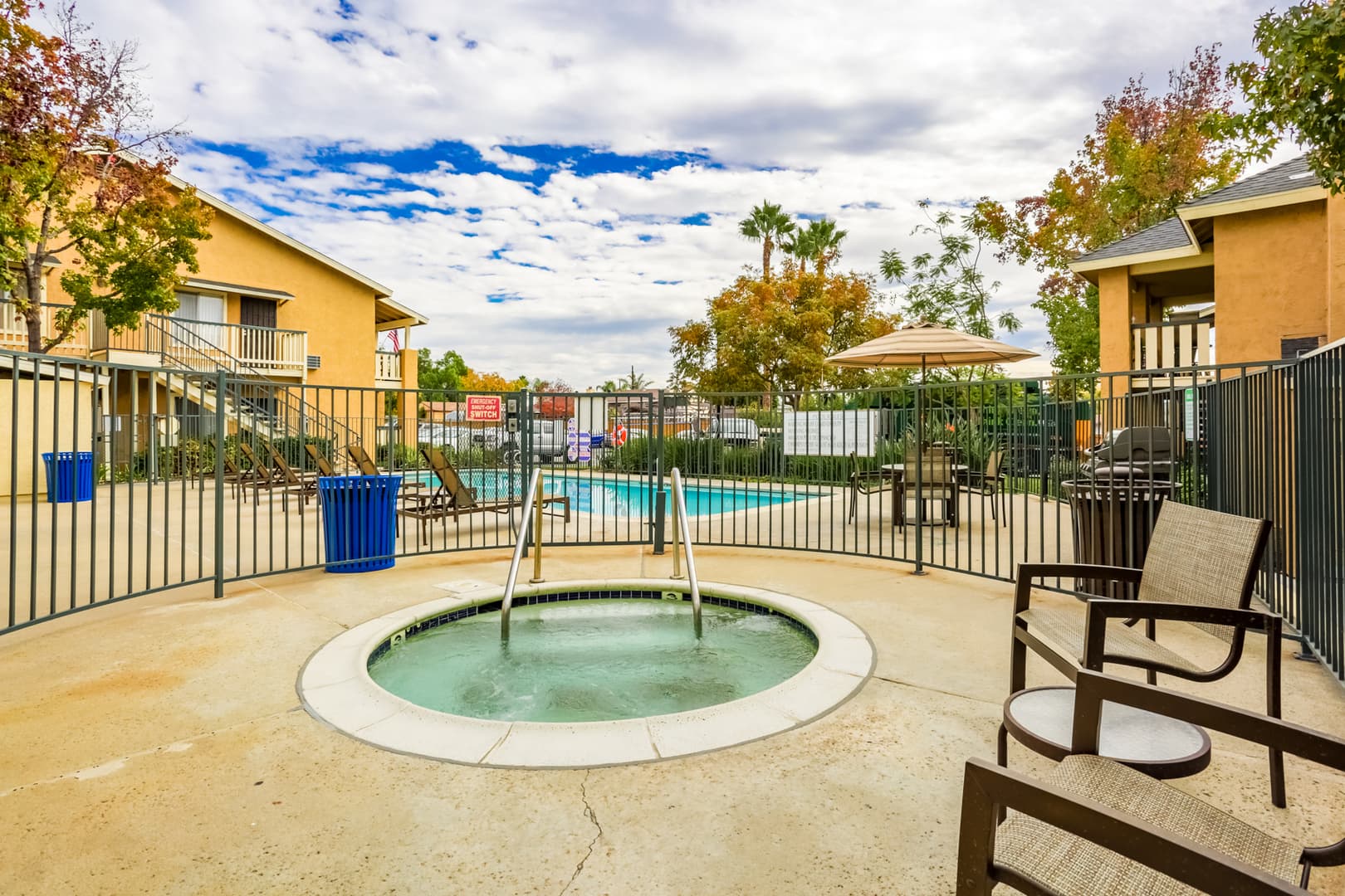 Santee Apartment: 9135 Mast Blvd.