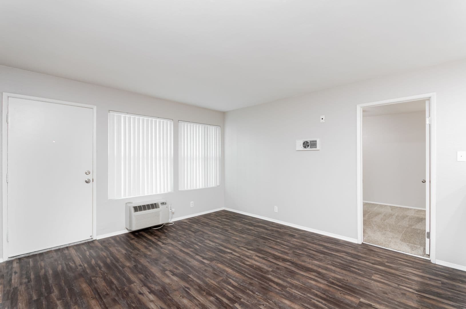 Santee Apartment: 9135 Mast Blvd.