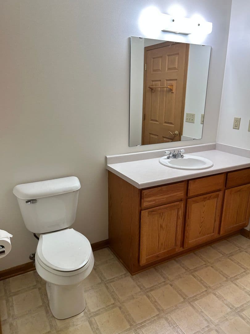 Port Washington Condo: 424 W. Grand Ave Unit 2