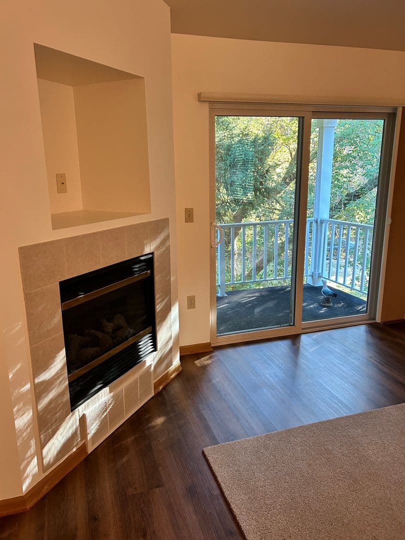 Port Washington Condo: 424 W. Grand Ave Unit 2
