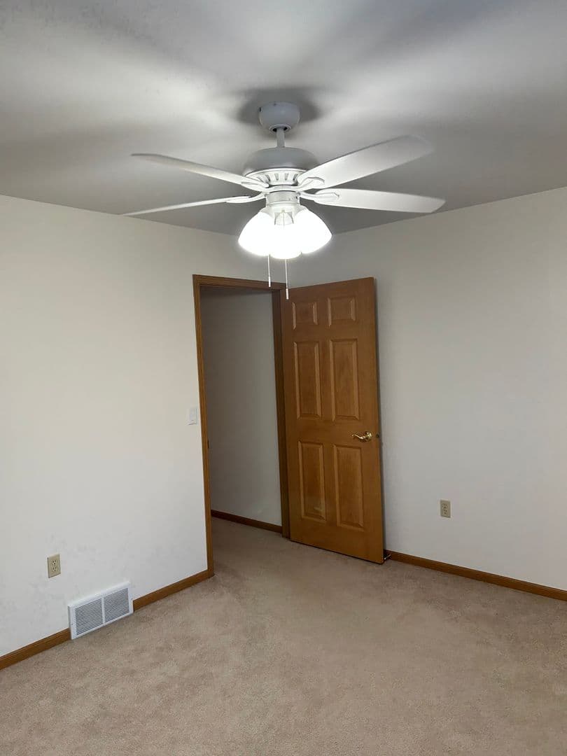 Port Washington Condo: 424 W. Grand Ave Unit 2