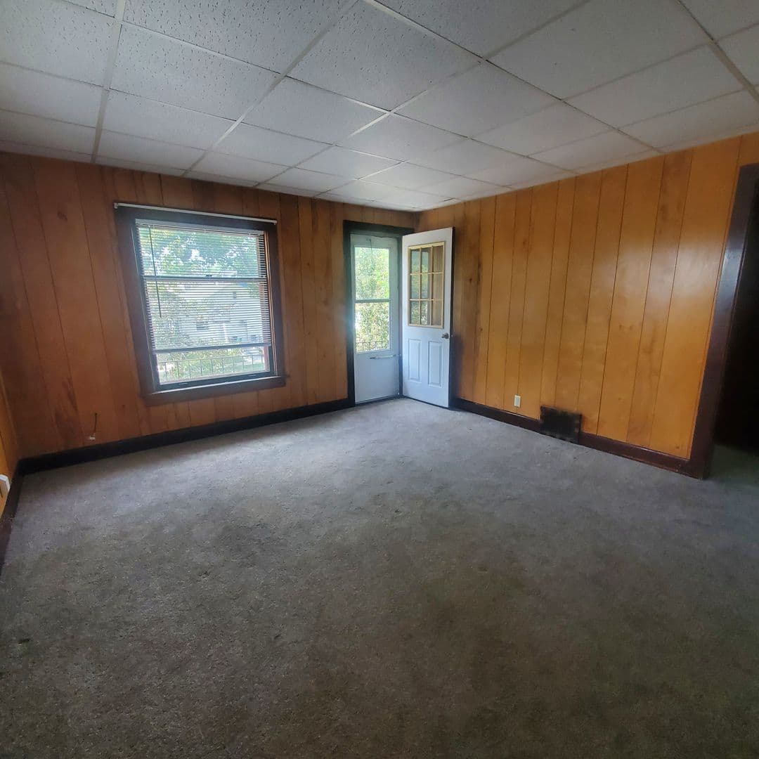 Sheboygan Apartment: 1019-1019A N 16th St