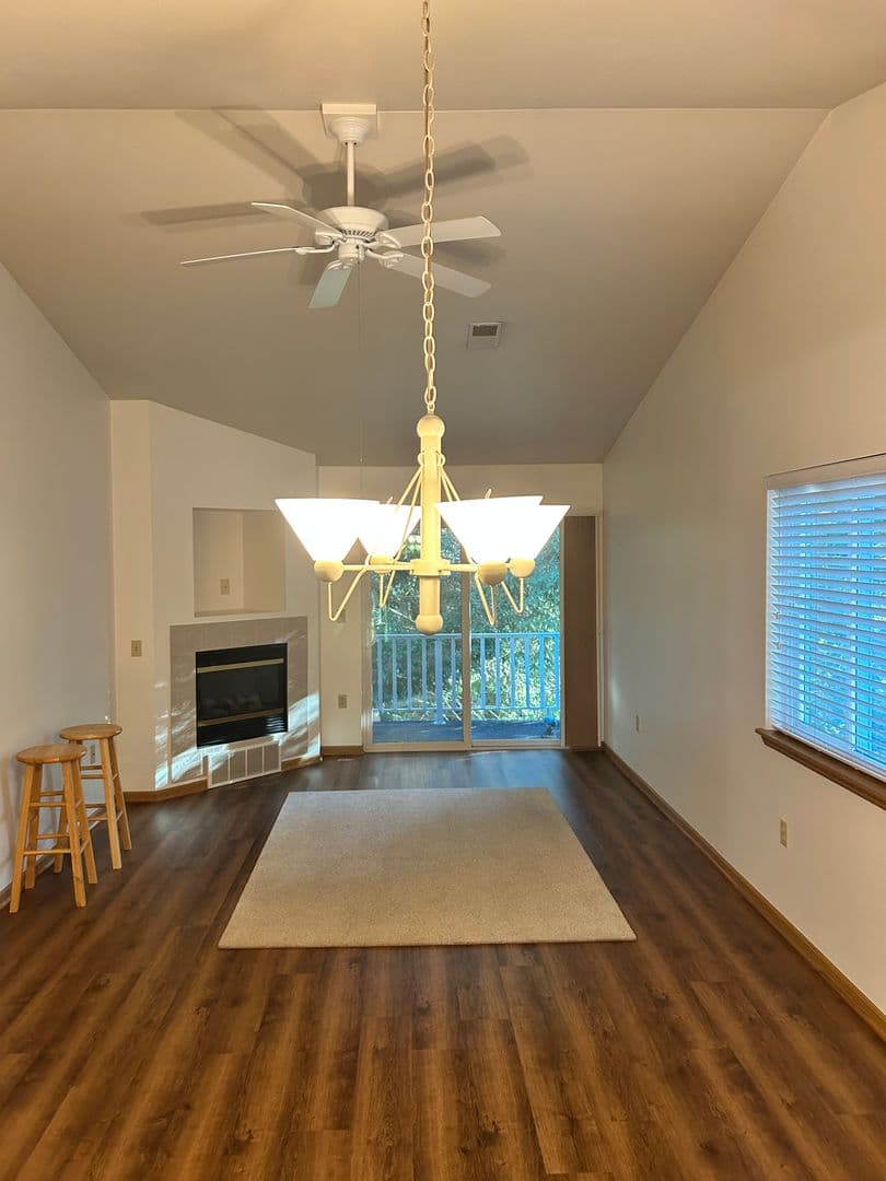 Port Washington Condo: 424 W. Grand Ave Unit 2