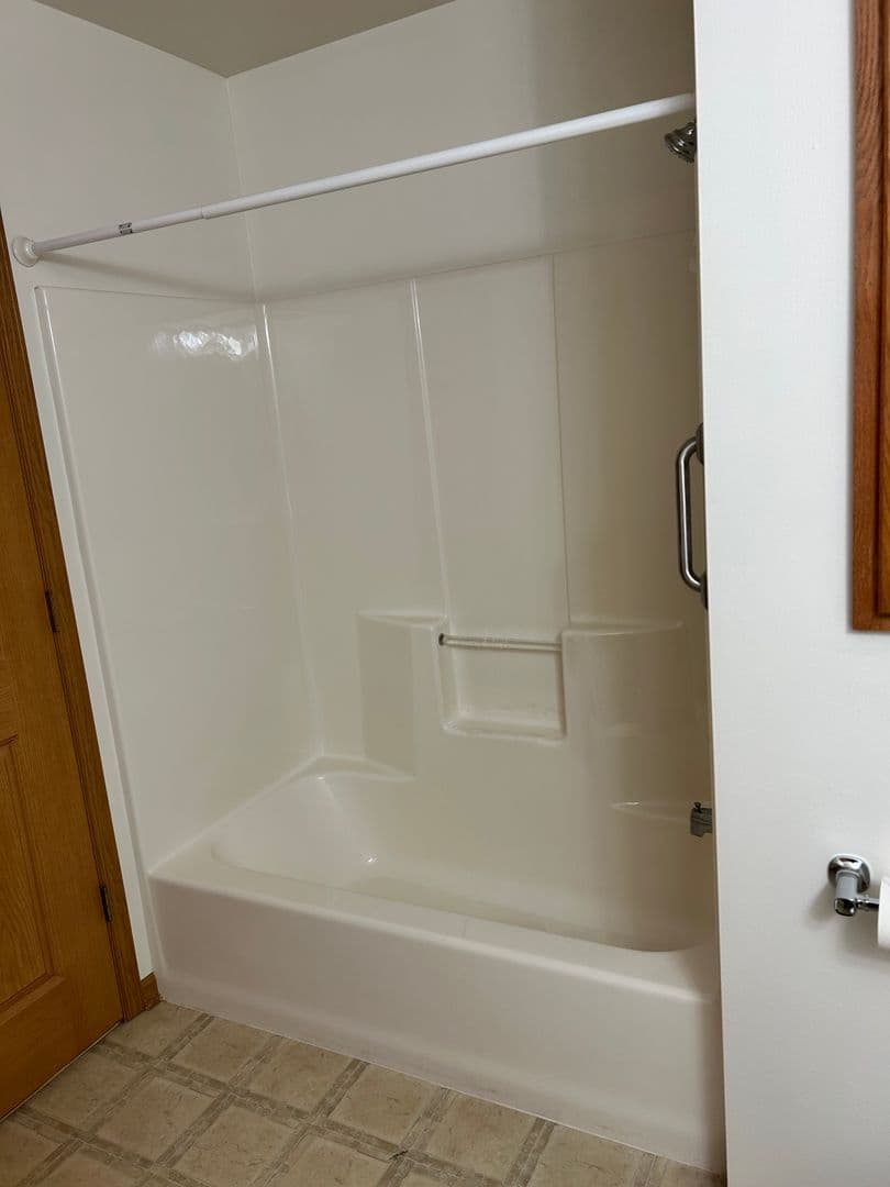 Port Washington Condo: 424 W. Grand Ave Unit 2