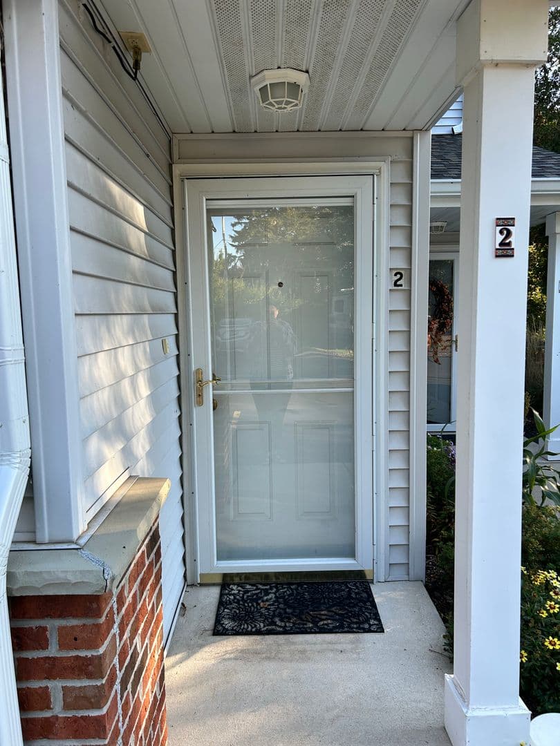 Port Washington Condo: 424 W. Grand Ave Unit 2