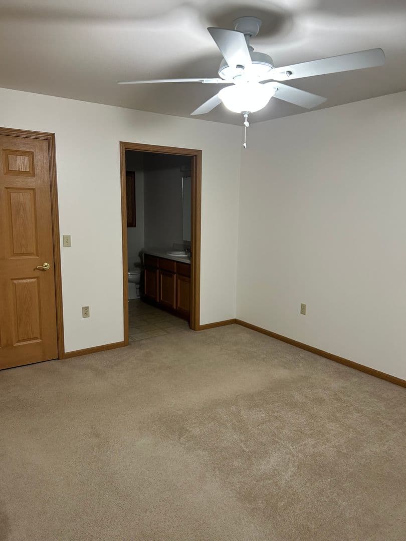 Port Washington Condo: 424 W. Grand Ave Unit 2