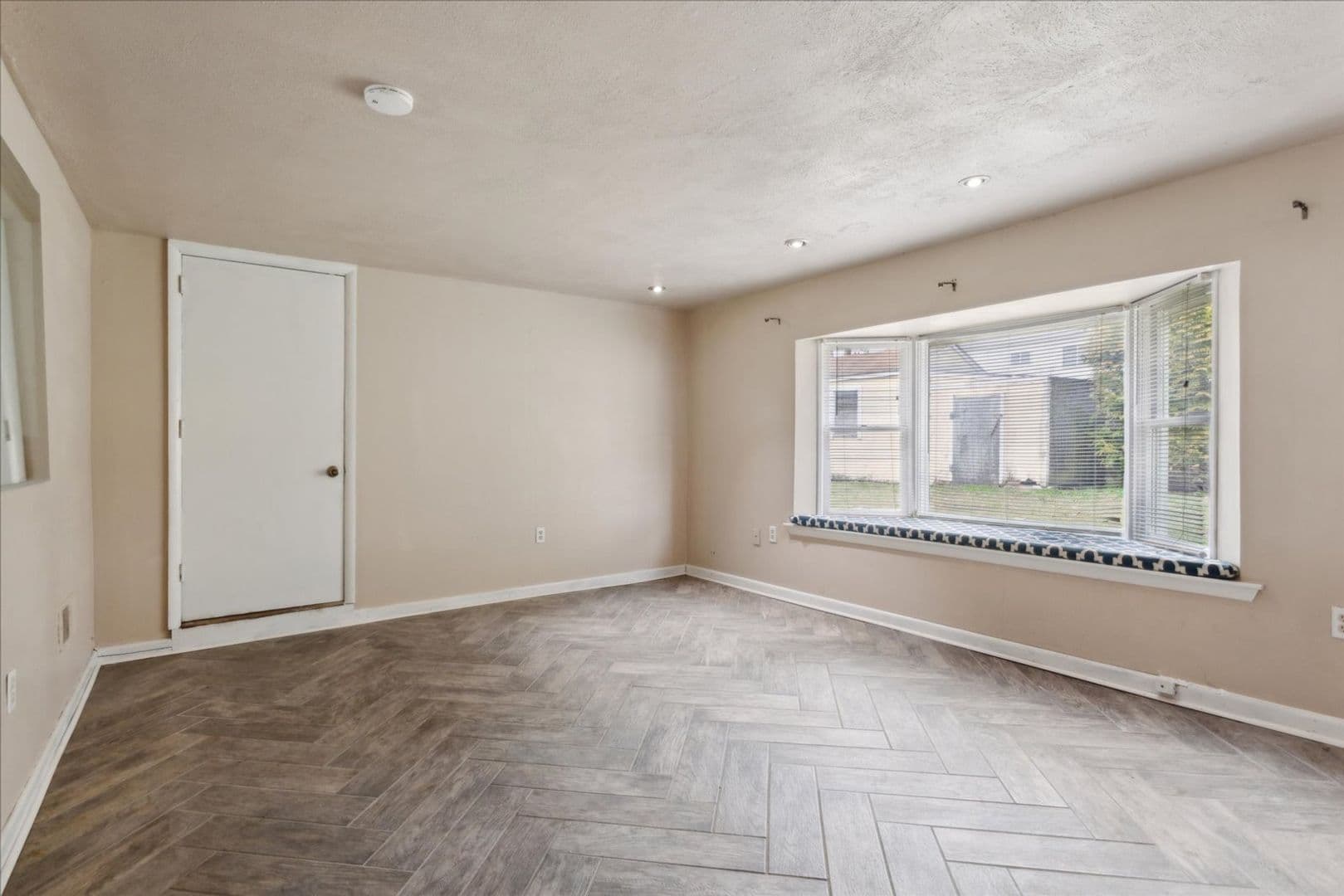 Virginia Beach House: 549 Longfellow Avenue