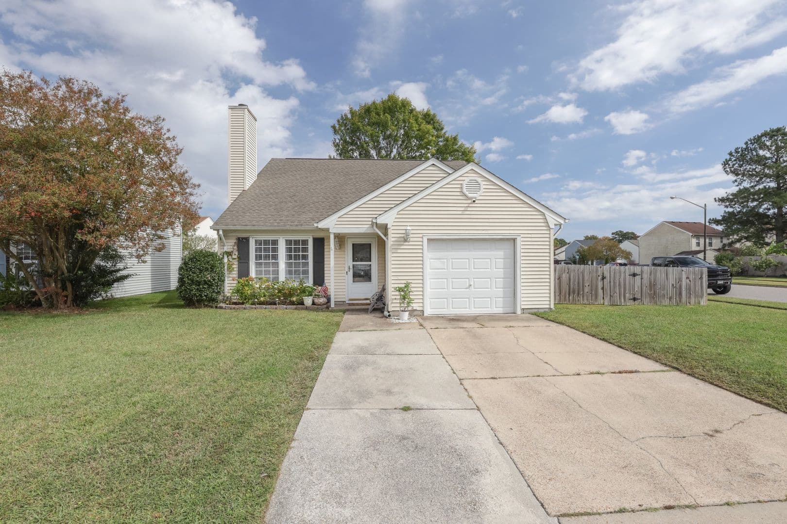 Virginia Beach House: 2161 Lyndora Road