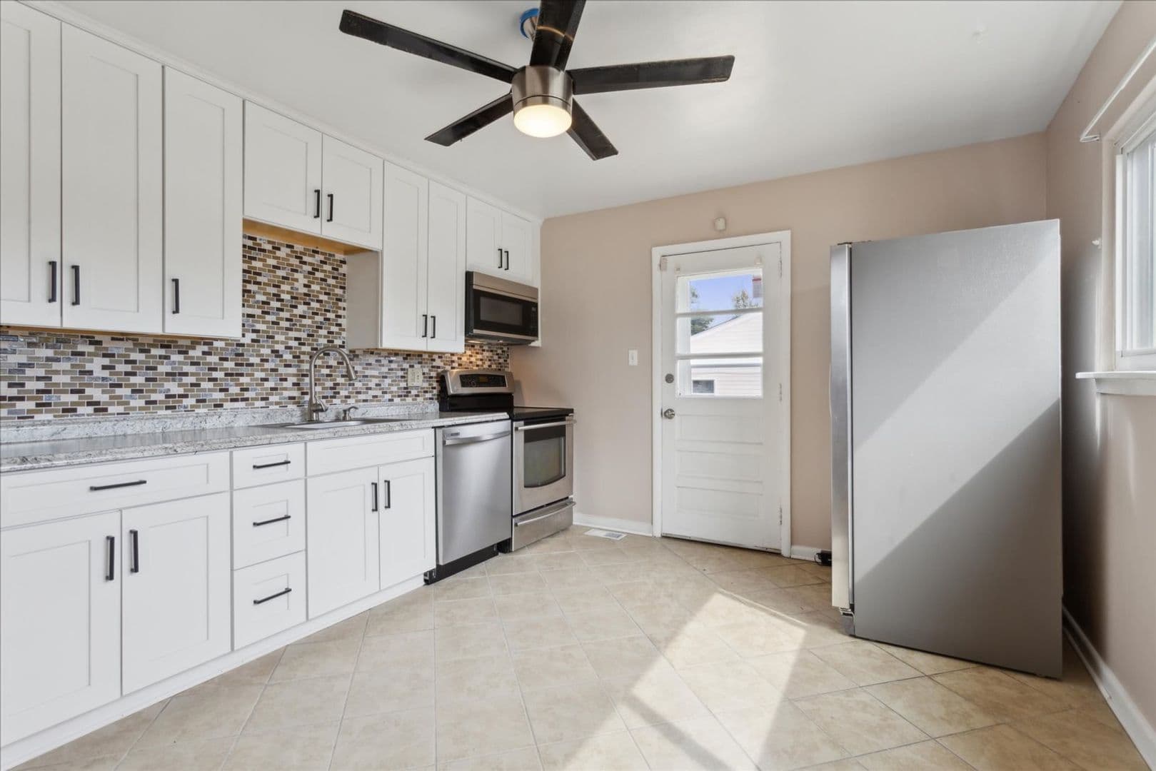 Virginia Beach House: 549 Longfellow Avenue