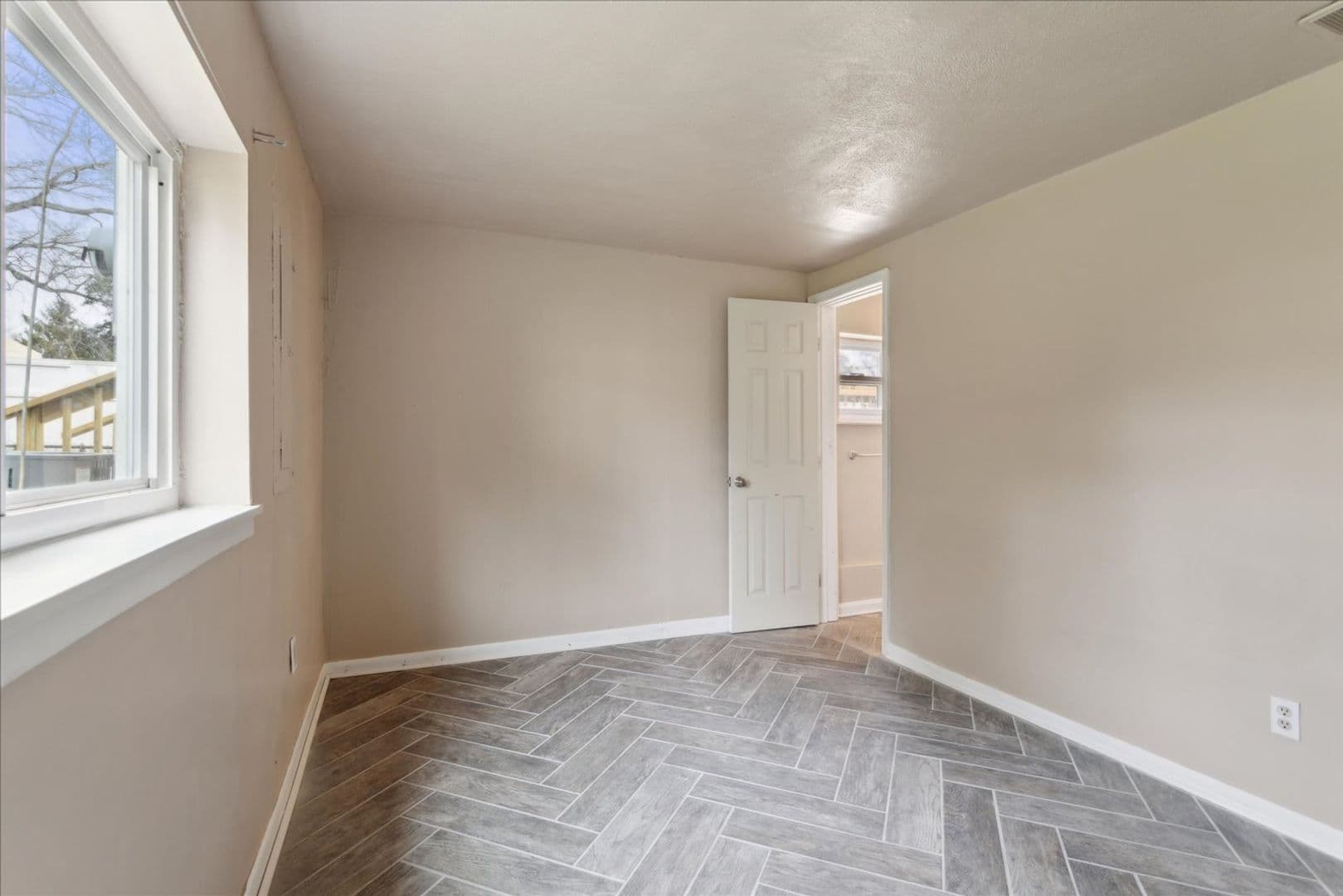 Virginia Beach House: 549 Longfellow Avenue