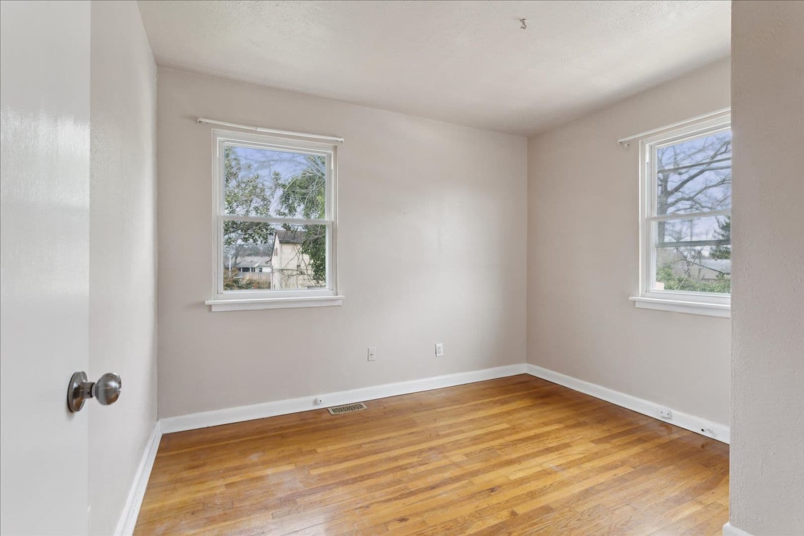 Virginia Beach House: 549 Longfellow Avenue