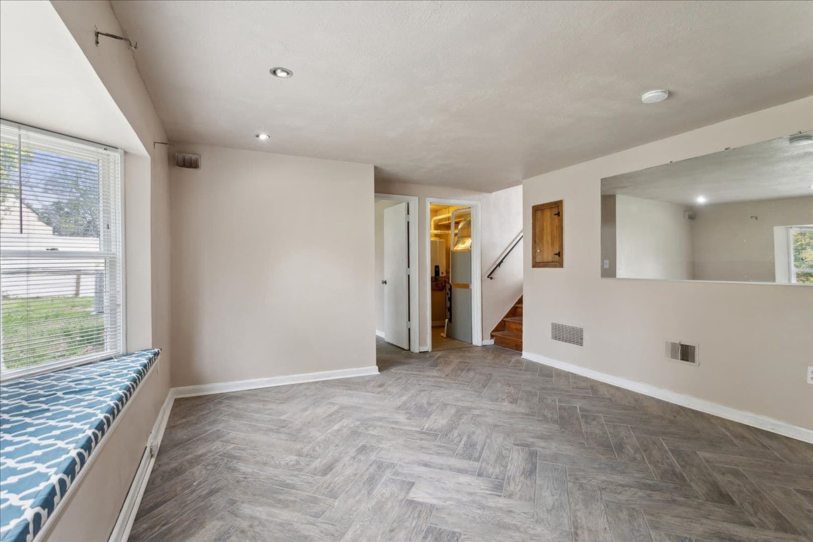Virginia Beach House: 549 Longfellow Avenue