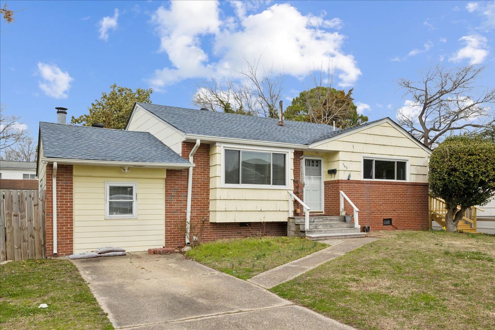 Virginia Beach House: 549 Longfellow Avenue