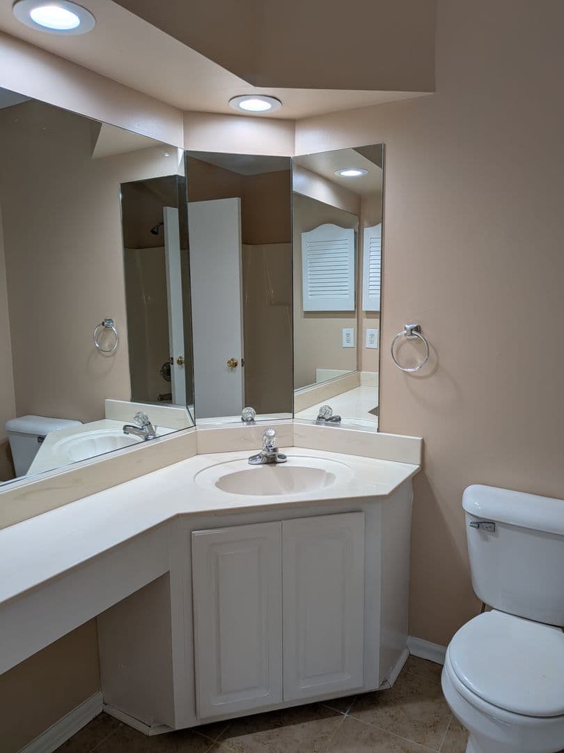 Chesapeake Townhome: 1451 Shortleaf Lane