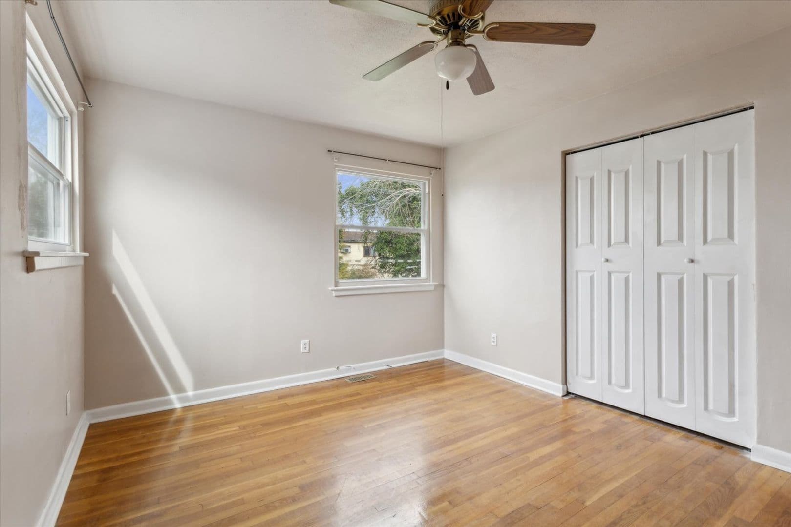 Virginia Beach House: 549 Longfellow Avenue