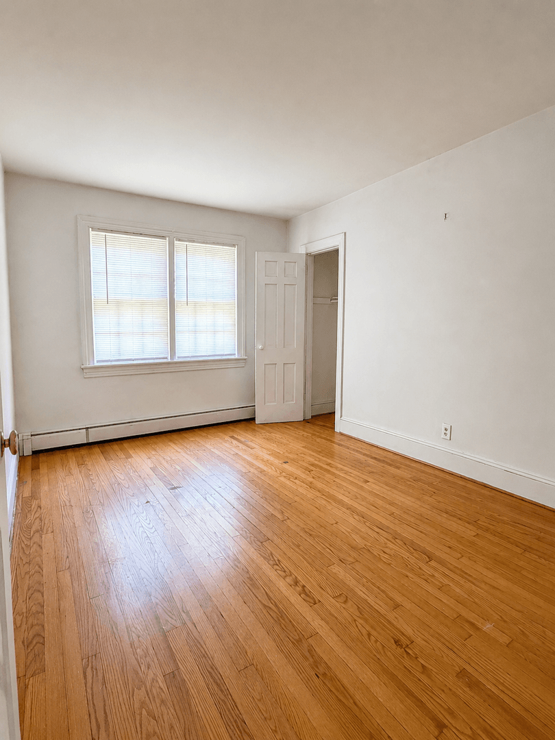 Suffolk House: 3409 Bridge Road