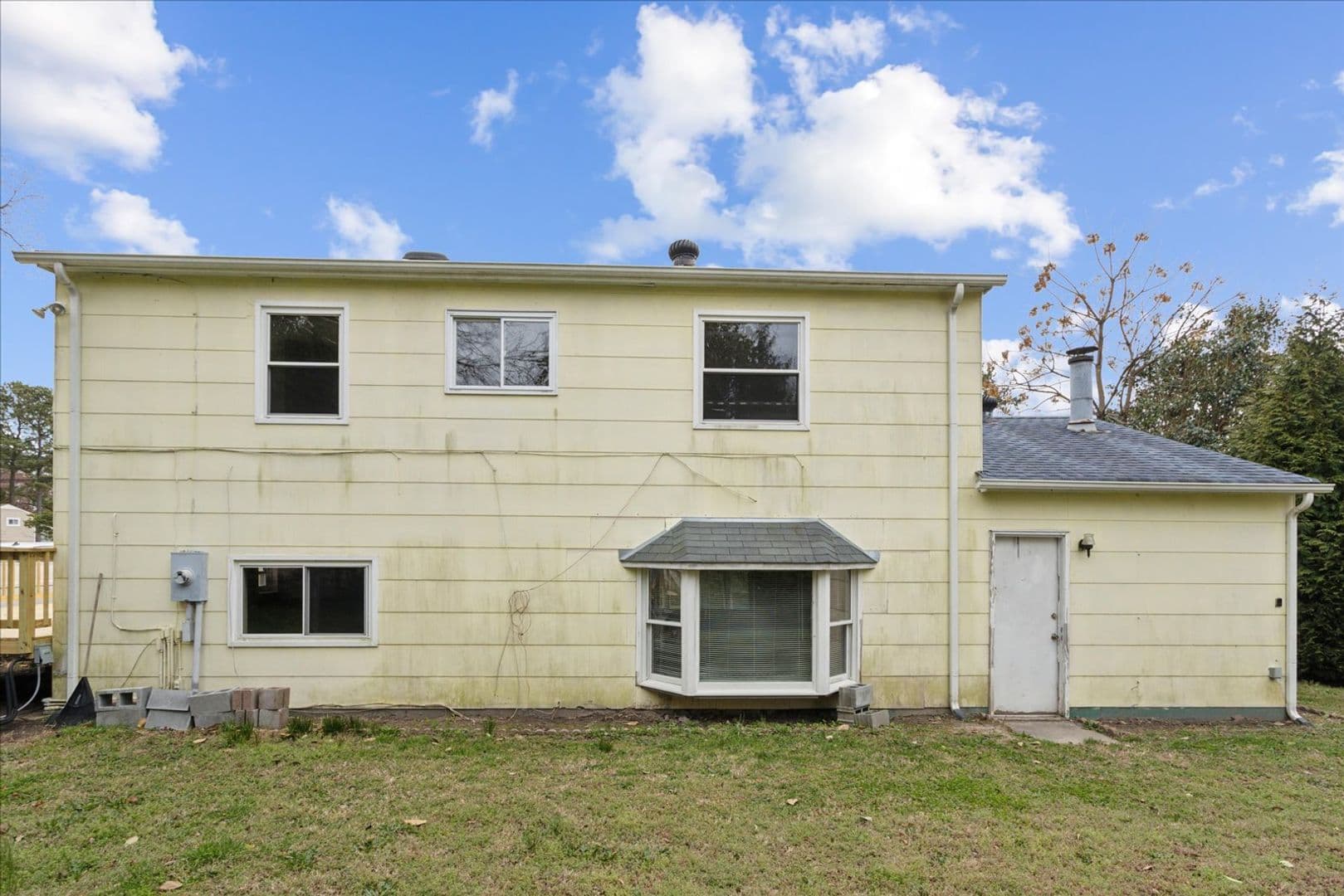 Virginia Beach House: 549 Longfellow Avenue