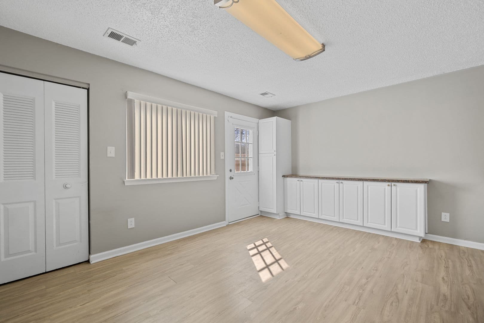 Virginia Beach House: 4421 Smokey Lake Drive