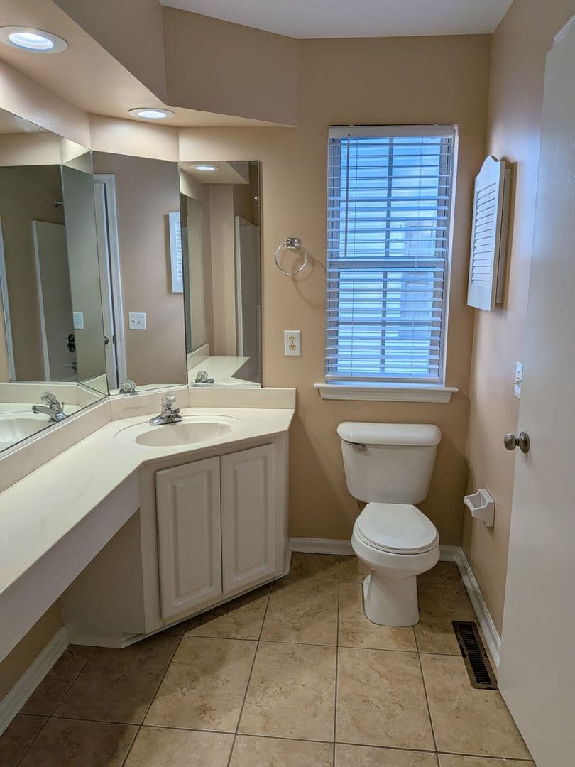 Chesapeake Townhome: 1451 Shortleaf Lane