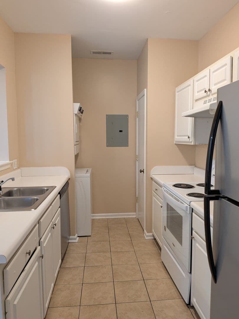 Chesapeake Townhome: 1451 Shortleaf Lane