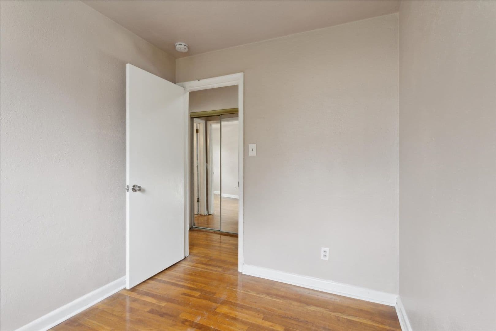 Virginia Beach House: 549 Longfellow Avenue