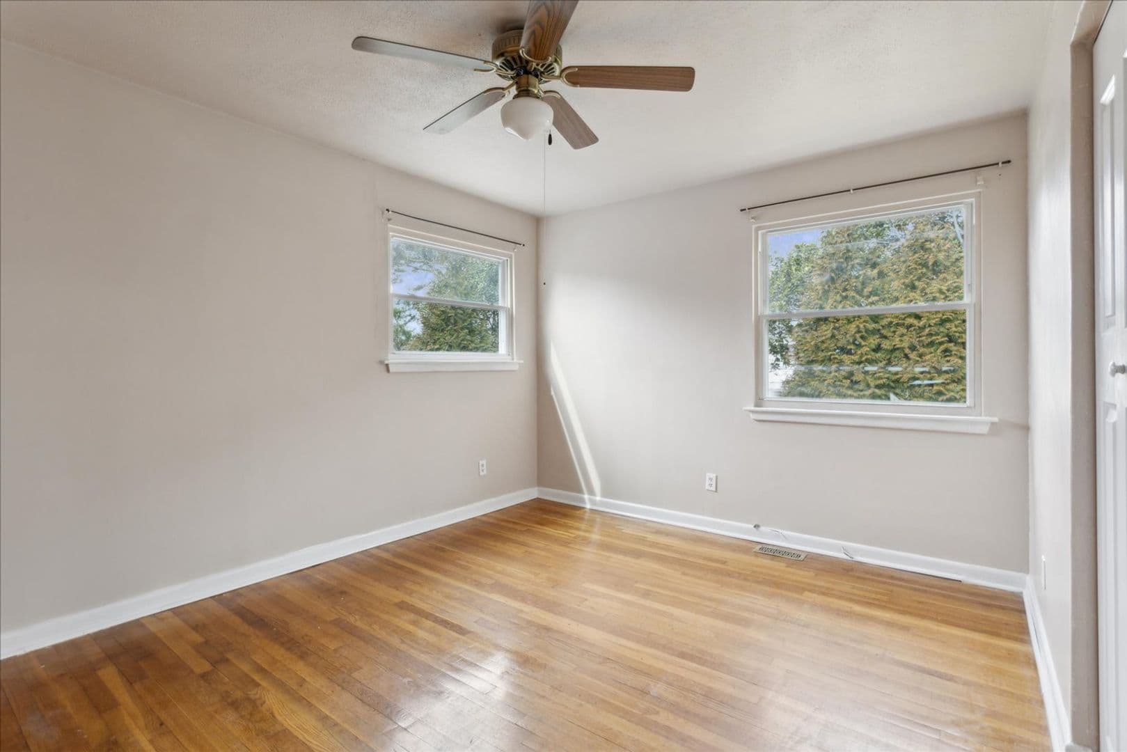 Virginia Beach House: 549 Longfellow Avenue