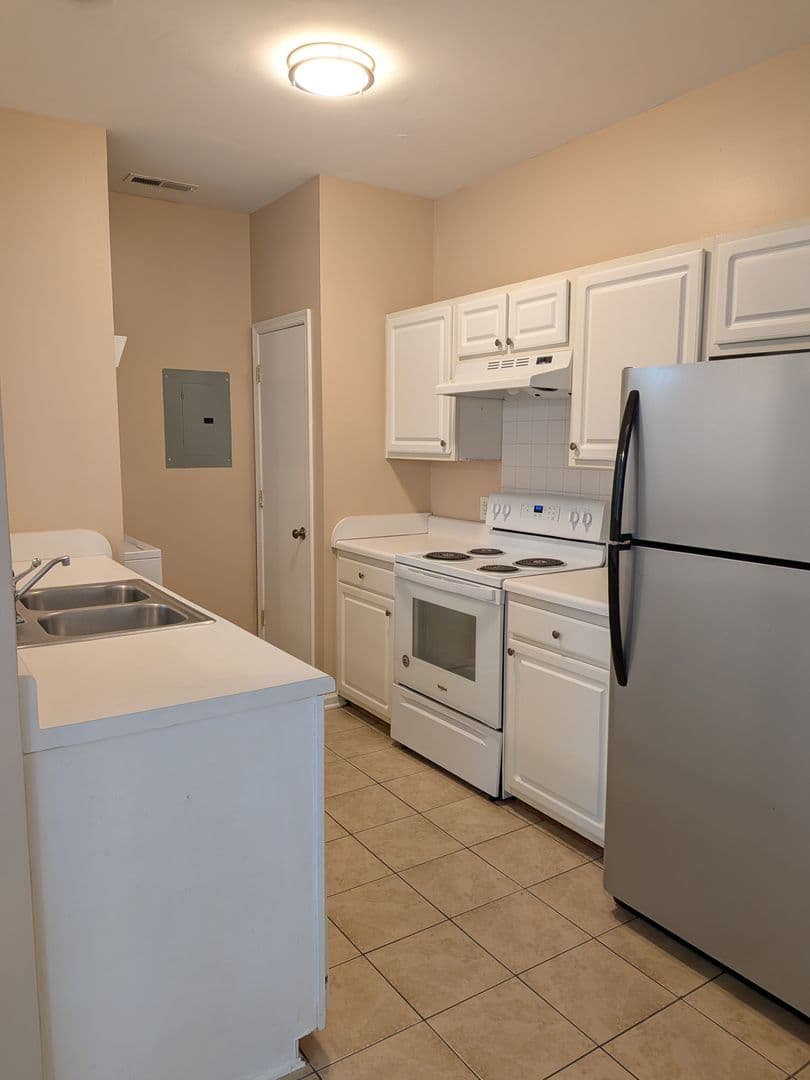 Chesapeake Townhome: 1451 Shortleaf Lane