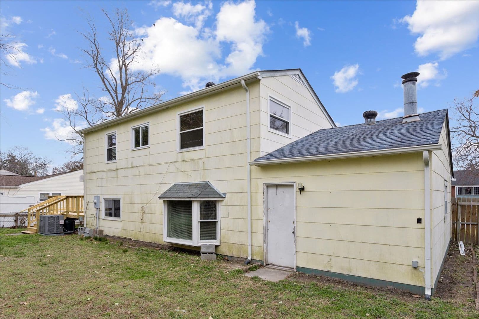 Virginia Beach House: 549 Longfellow Avenue