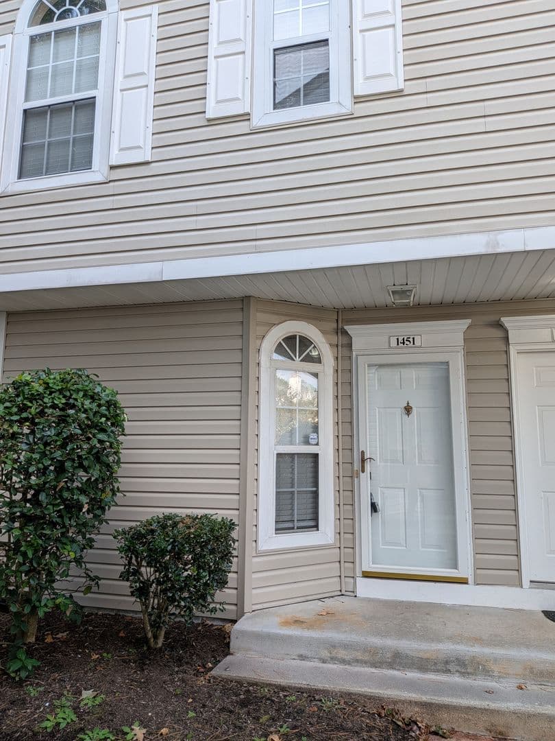 Chesapeake Townhome: 1451 Shortleaf Lane
