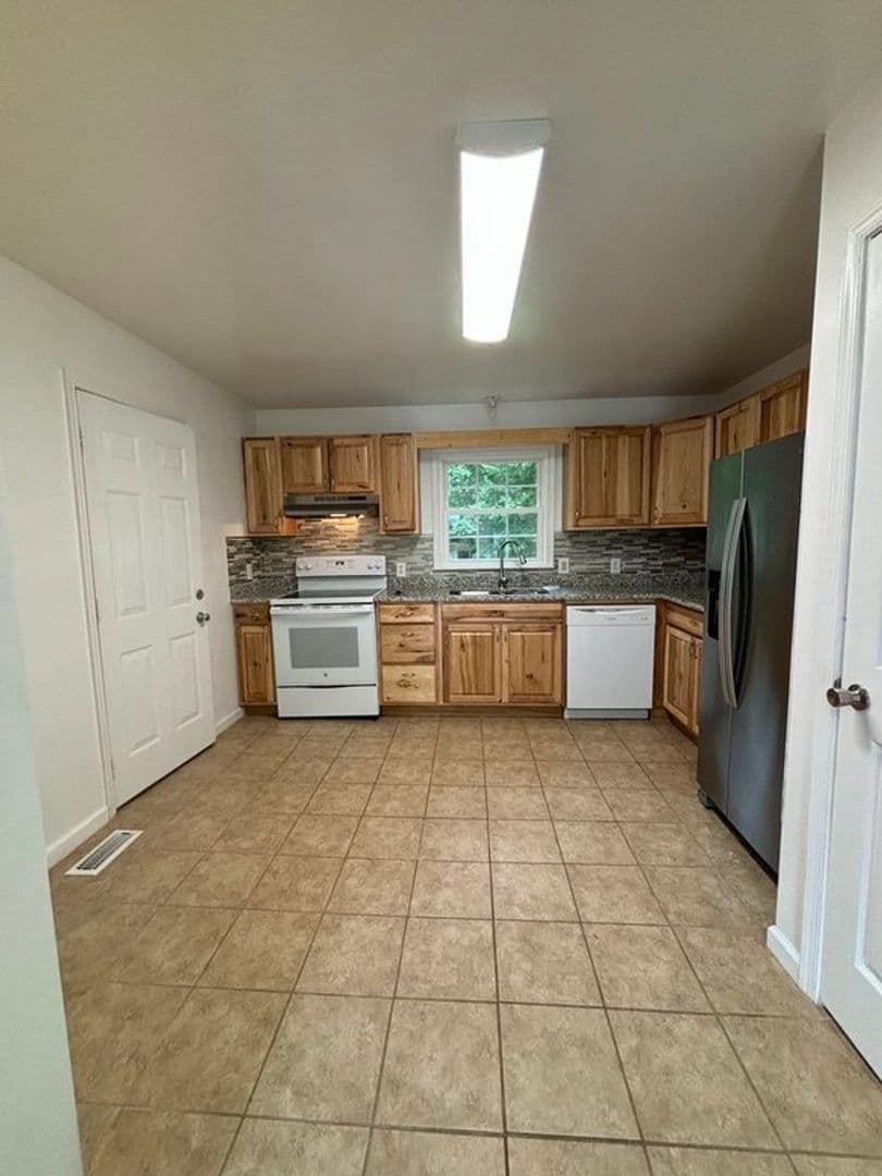 Newport News House: 163 Alva Circle
