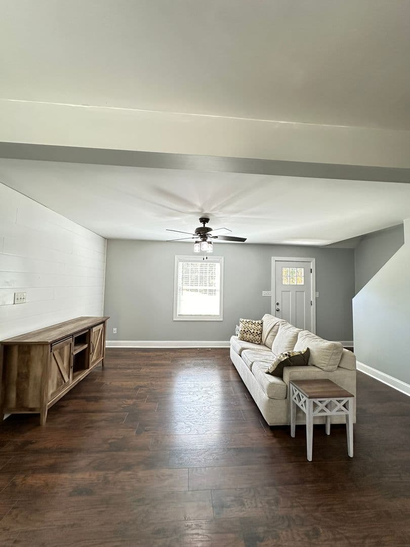West Point House: 34067 King William Road