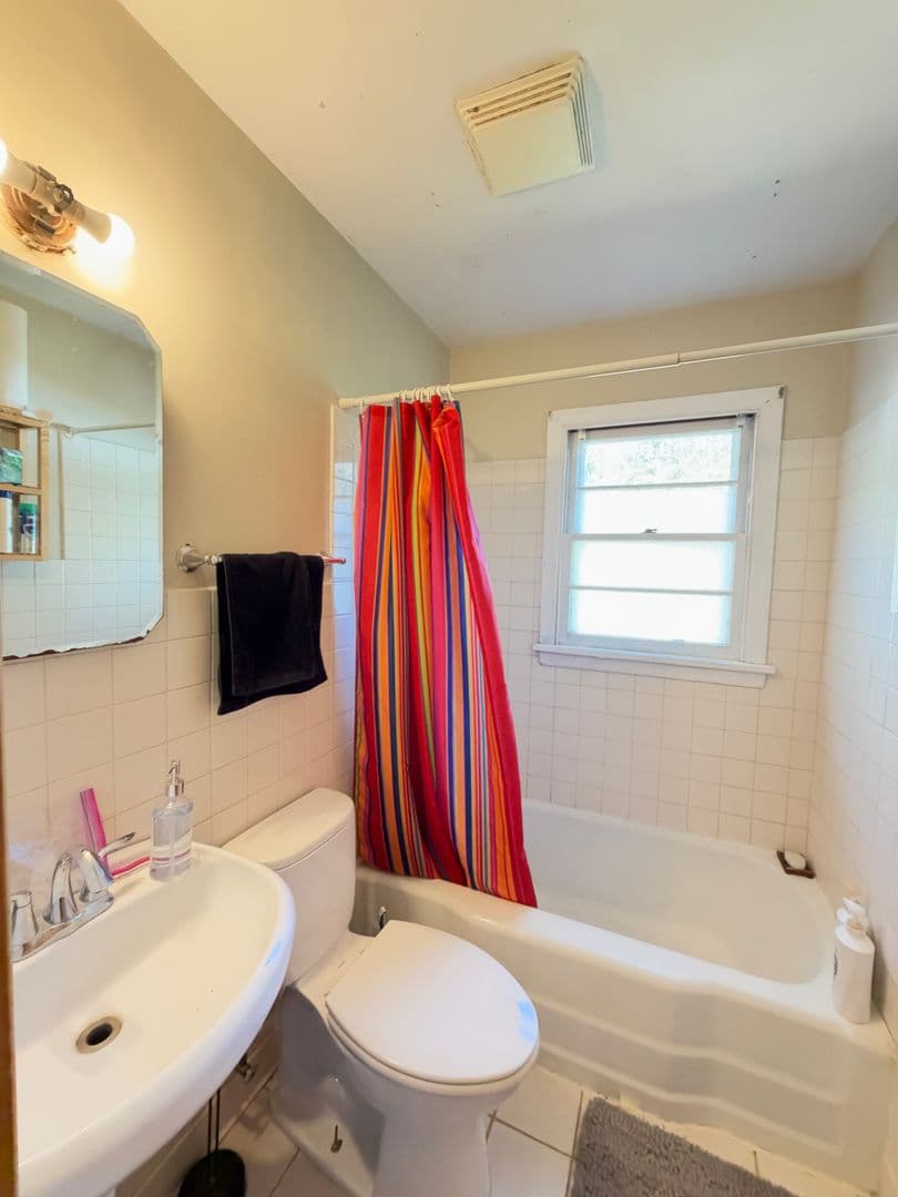Williamsburg House: 115 Mimosa Drive