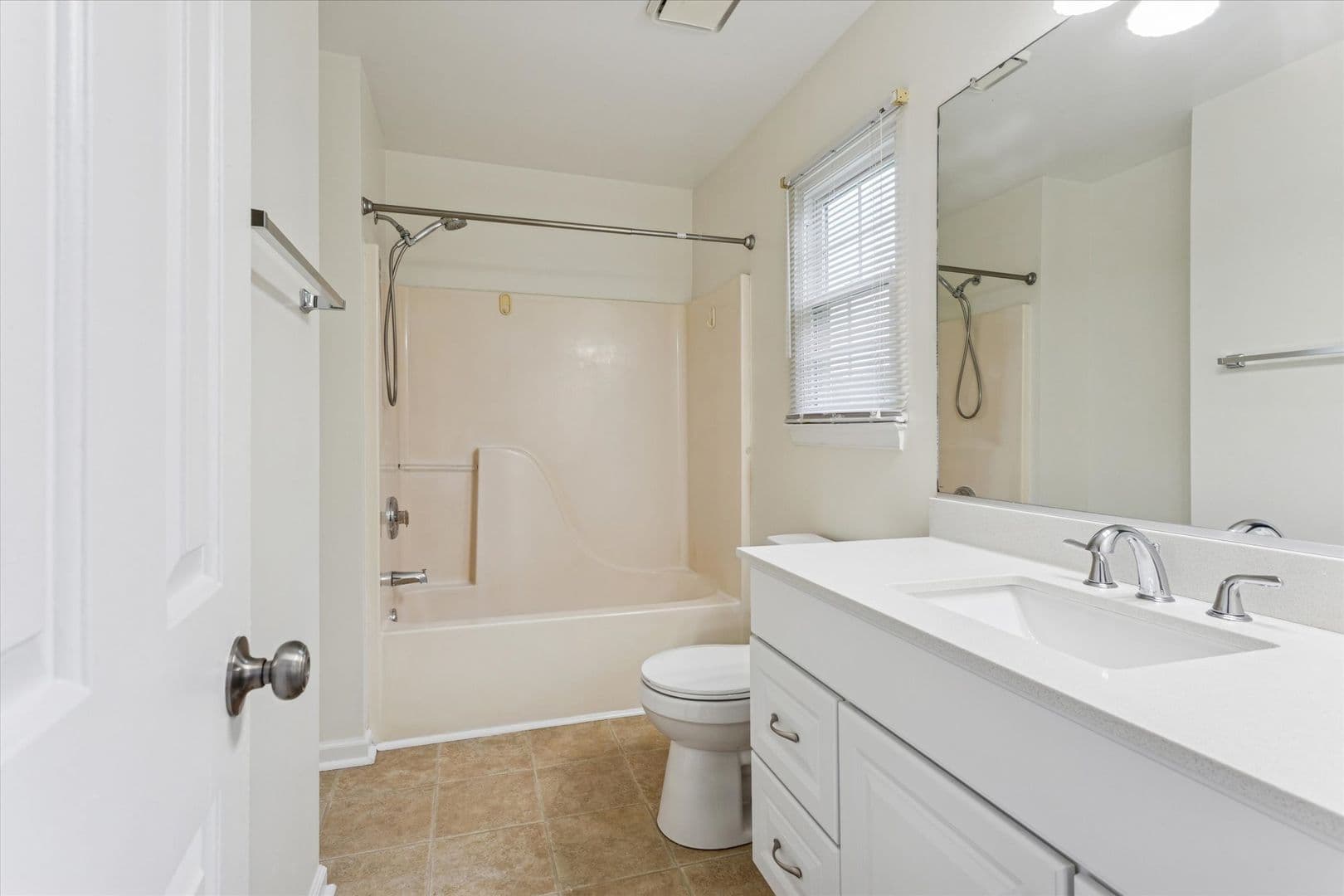 Newport News House: 724 Galleon Drive