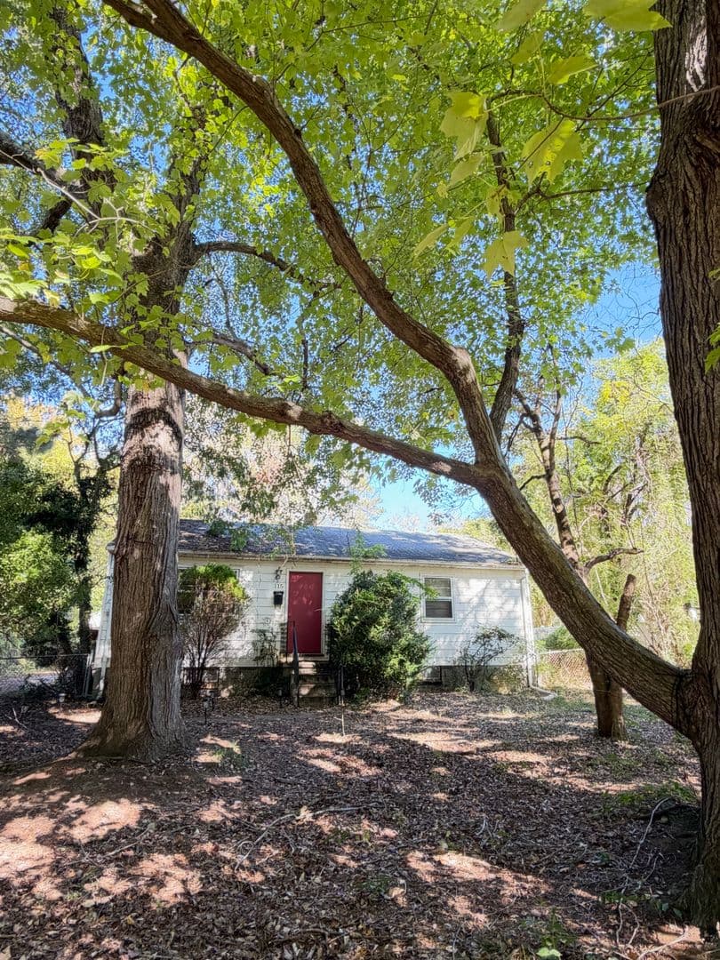 Williamsburg House: 115 Mimosa Drive