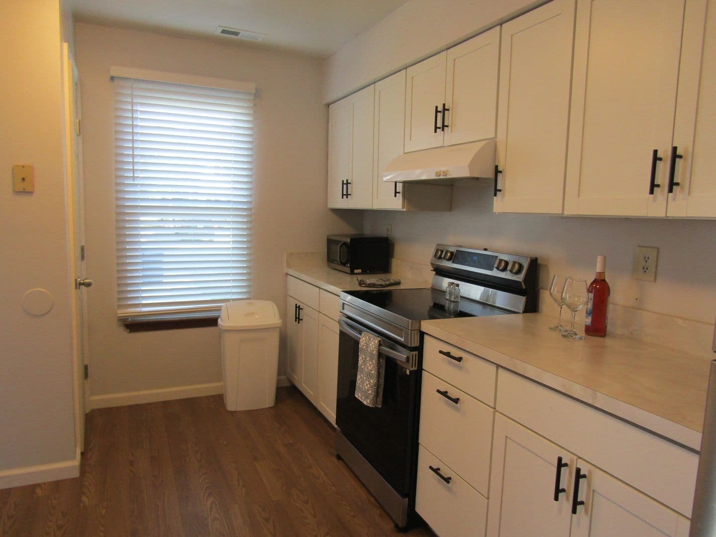 Virginia Beach House: 615 Aubrey Drive
