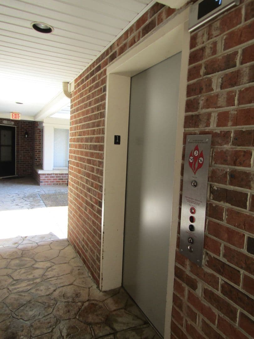 Virginia Beach House: 4846 Kempsville Greens Parkway