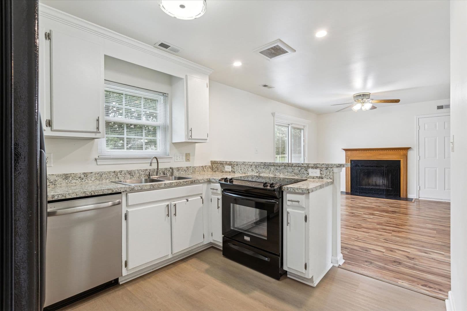 Newport News House: 724 Galleon Drive
