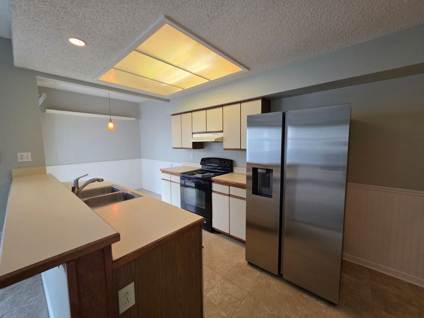 Virginia Beach Condo: 814 Gable Way