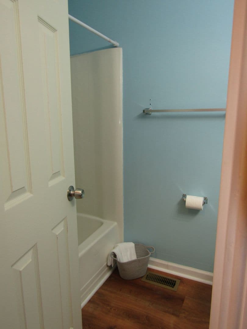 Virginia Beach House: 615 Aubrey Drive
