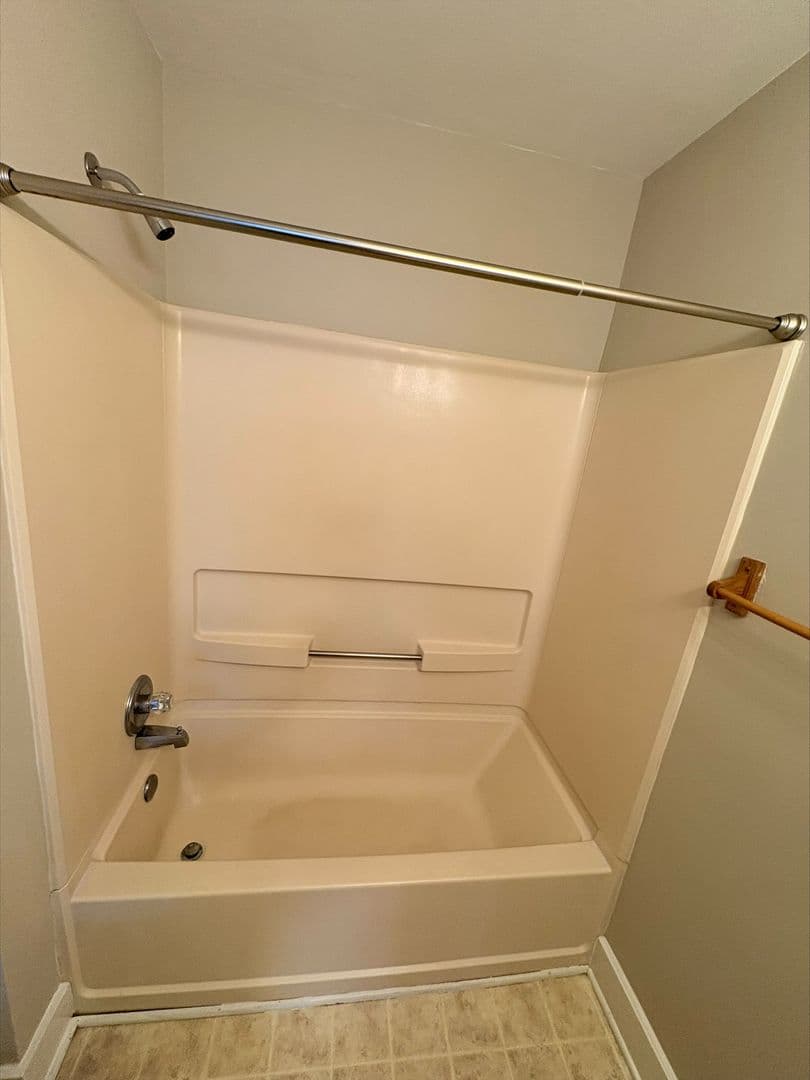 Portsmouth Apartment: 346 & 348 Washington