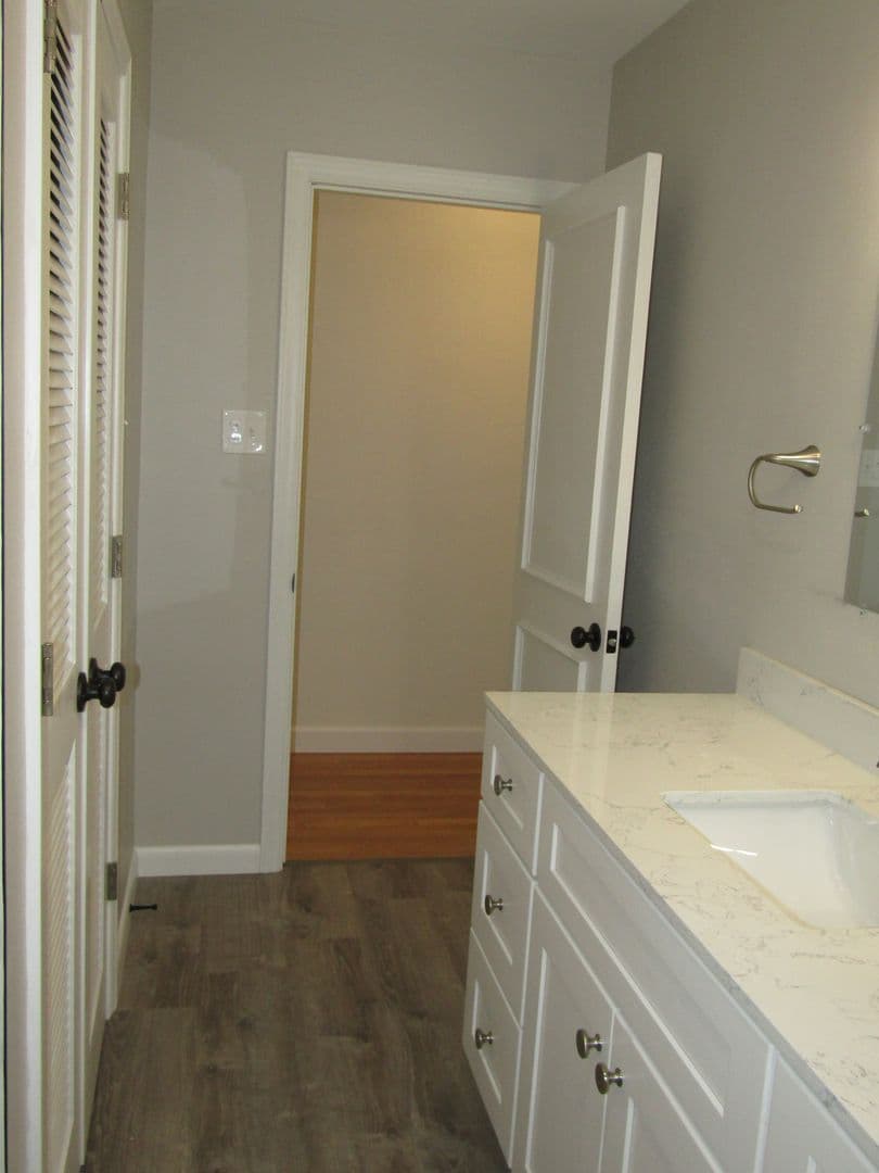 Virginia Beach House: 5113 Lobaugh Drive