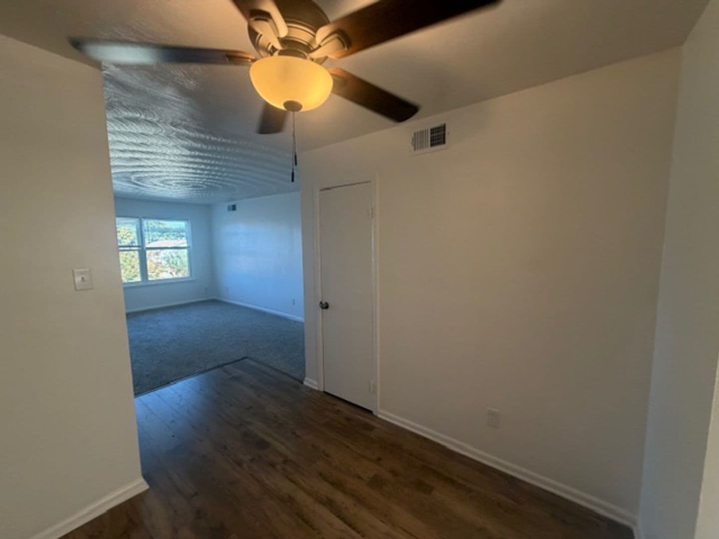Norfolk House: 1949 Parkview Avenue #B