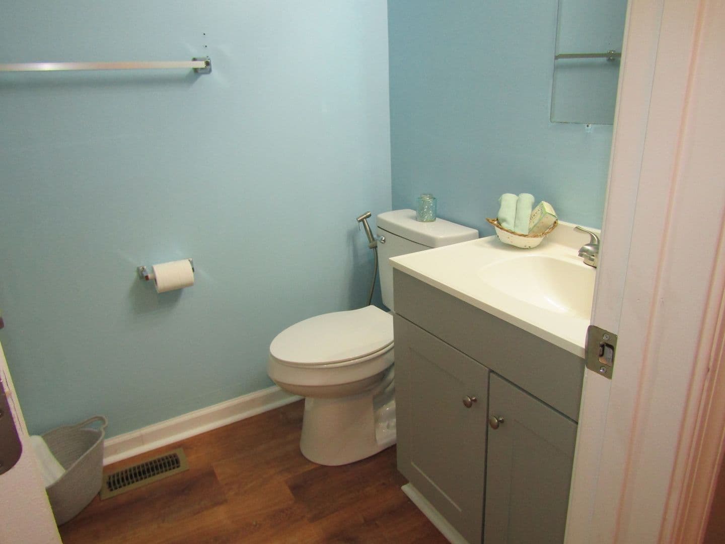 Virginia Beach House: 615 Aubrey Drive