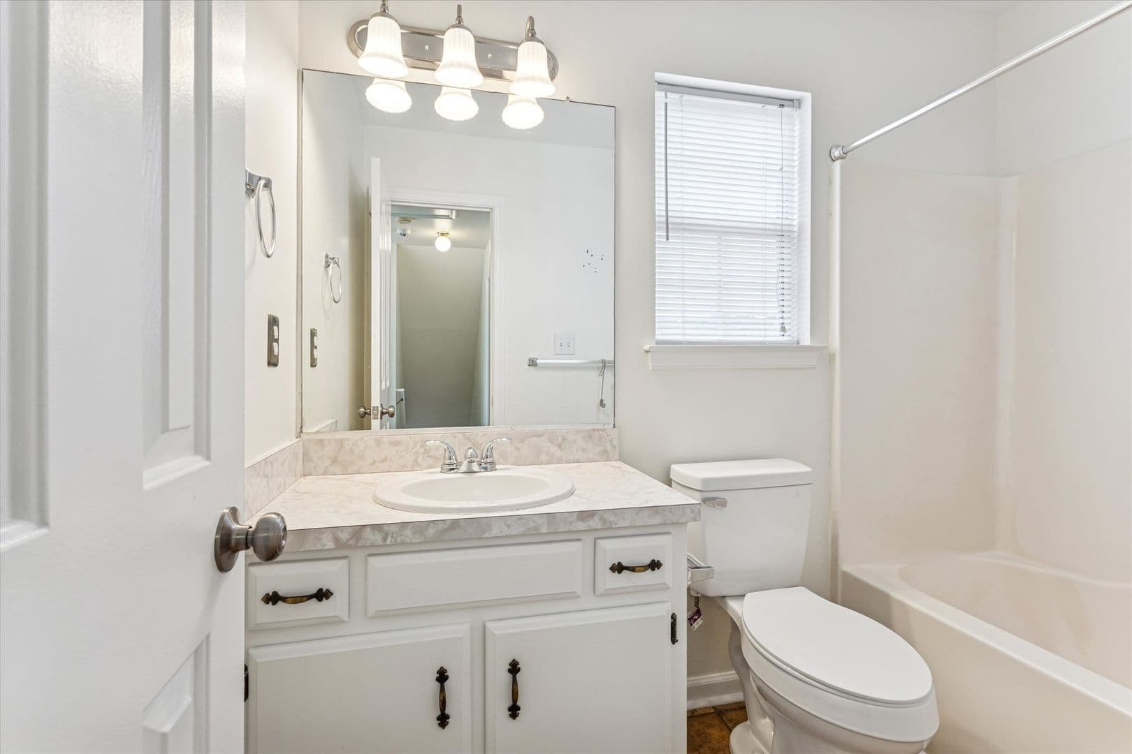 Newport News House: 724 Galleon Drive